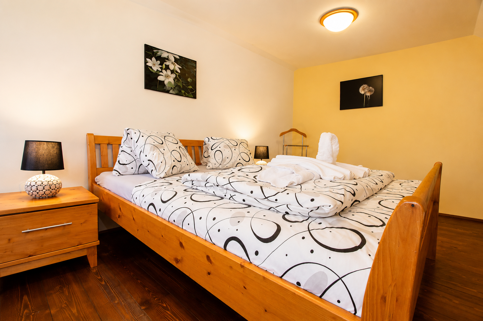 Room listing image