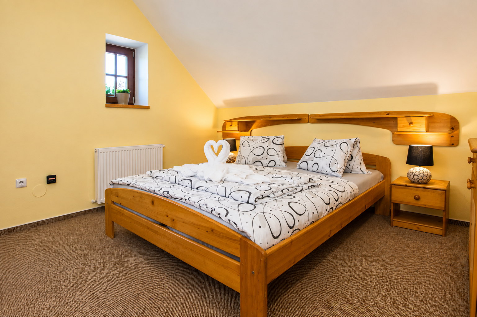 Room listing image